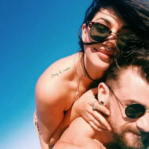 Kisses and Girls @stickerus - 