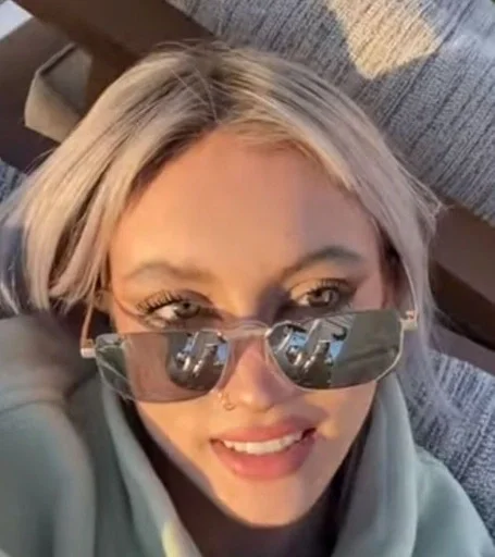 Человек селфи человеческое лицо