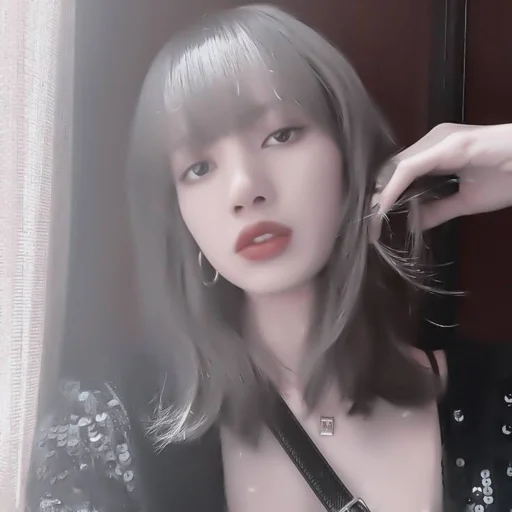 Человек человеческое лицо губная помада