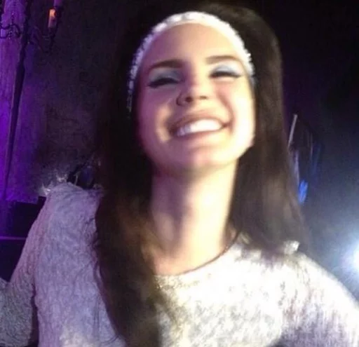 Стикер @LanaDelReyBR reactions - 11