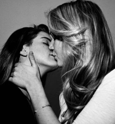 целовать Человек любовь