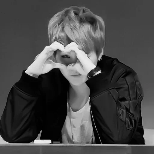 Sticker yoongi.heart by @sofaraway_sg :: @fStikBot - 0