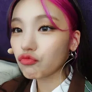 Стикер ❣️Йеджи❣️ - 4