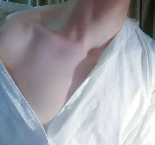 Человек шея кожа