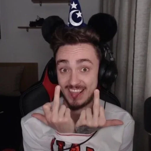 Стикер 🗿 - 8