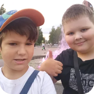 Sticker Максим и его друзья - 1