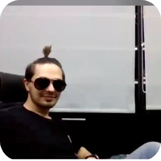 Стикер Максимус Ананасиус - 2