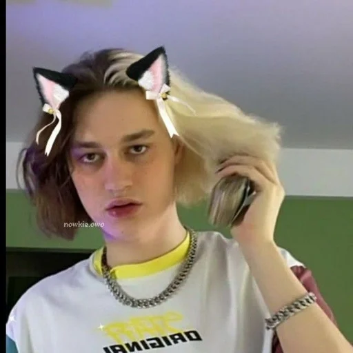 Человек человеческое лицо модный аксессуар