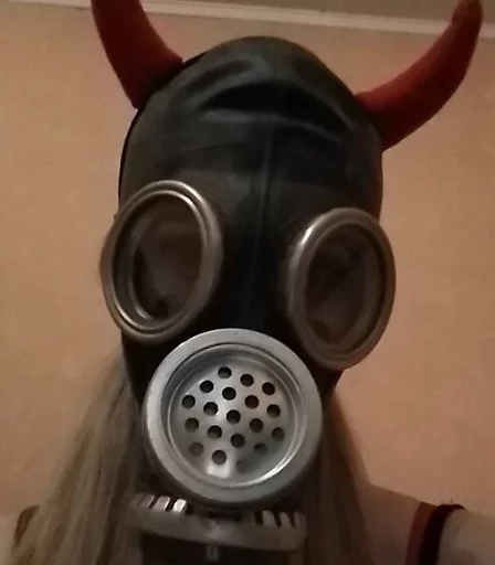 одежда маска противогаз