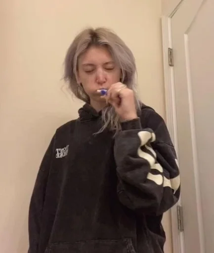 Человек одежда стена