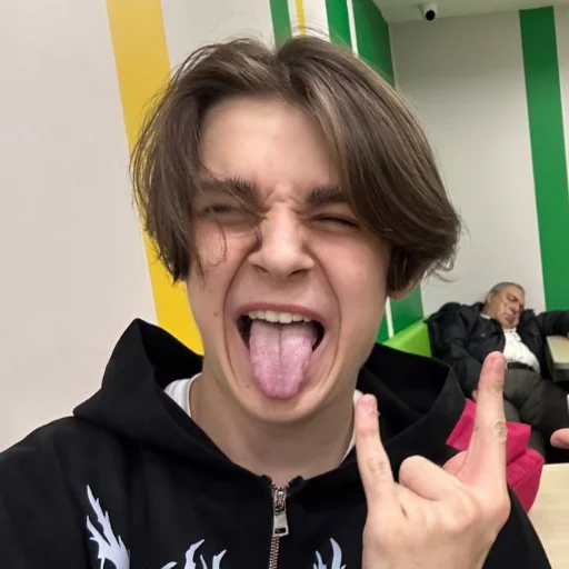 Sticker McMaks32 - 1