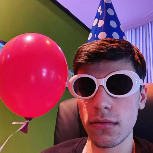 Стикер Mcyt - 9