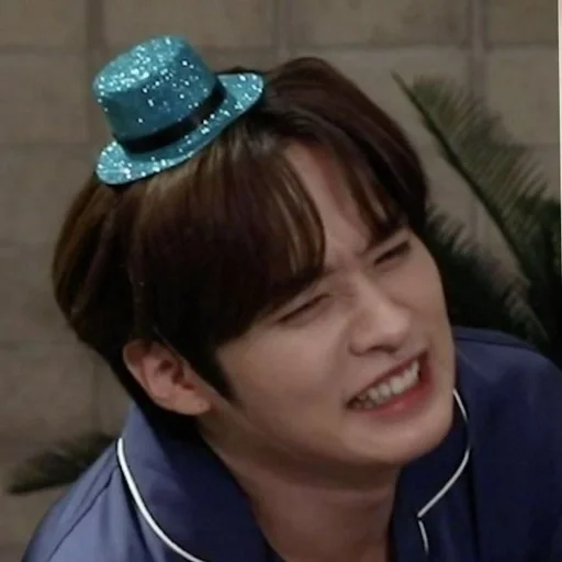 Человек модный аксессуар человеческое лицо