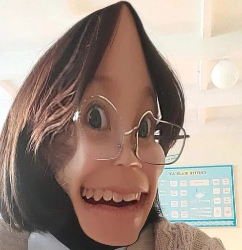 улыбаться человеческое лицо очки