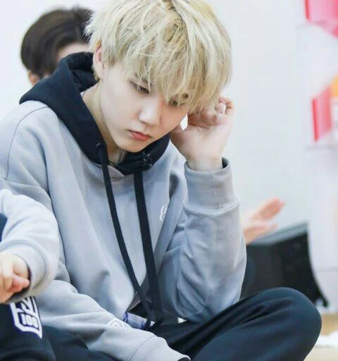 Стикер @stickers_bts - 0