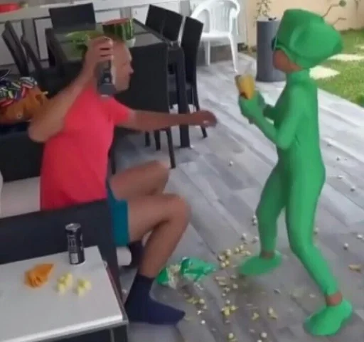 Человек мультфильм обувь