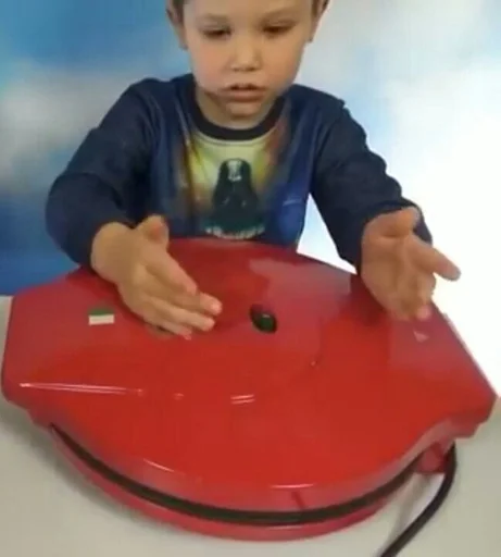 человеческое лицо ребёнок одежда