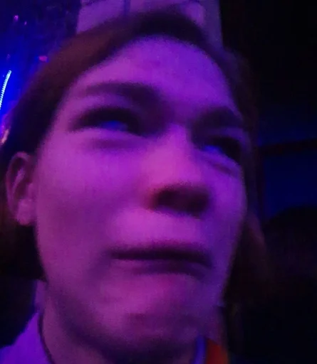 человеческое лицо Человек фиолетовый