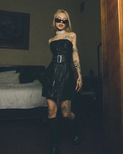 комнатный стена одежда