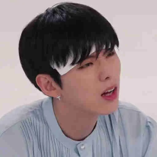 Человек шиньон человеческое лицо