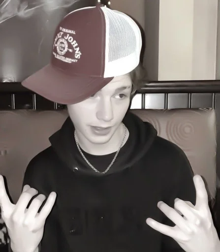 Человек человеческое лицо модный аксессуар