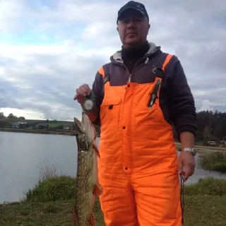 Sticker мужички на рыбалке - 8