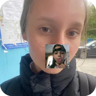 Стикер Наши одноклассницы🤷🫃🥺🗿💕🫃😅⚰️🗿🏜️ - 2