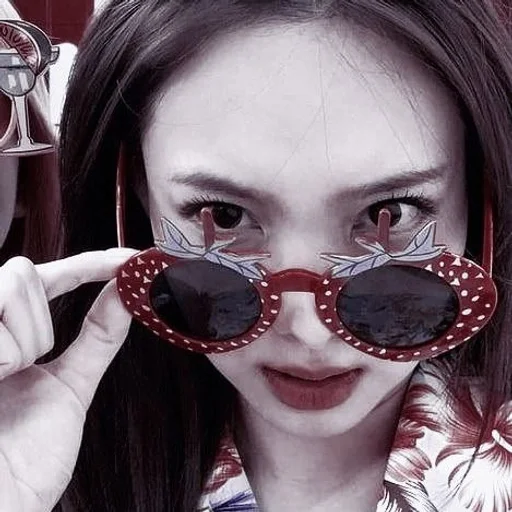 Стикер [🏯] Nayeon @fancamstanf :: @fStikBot - 3