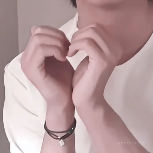 person fashion accessory finger