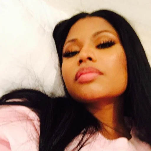 Sticker Nicki Minaj Reacts by @NICKIMINAJBR - 0