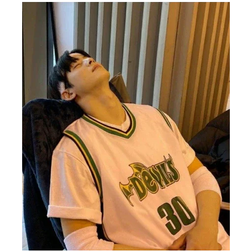 Стикер Ну тип.. - 7