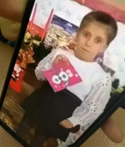 Стикер O7s1G2_by_EmojiRuBot - 1