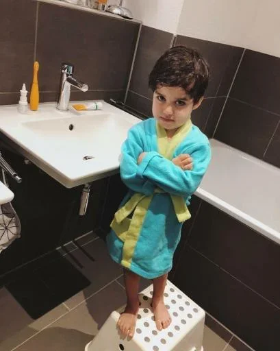 Sticker Op_by_Ygfbot - 1