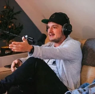 Стикер @sticksbb 🩷 <- канал со стиками - 8