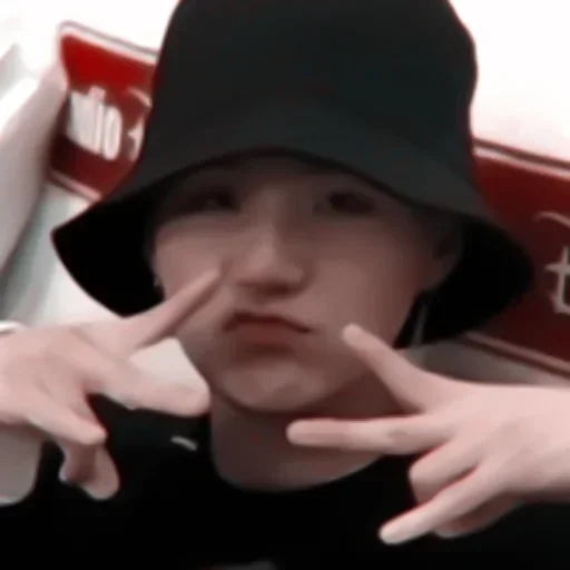 Sticker 🏎:𝗬𝗼𝗼𝗻𝗴𝗶 @beaconshy :: @fStikBot - 2