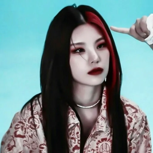 человеческое лицо губная помада губа