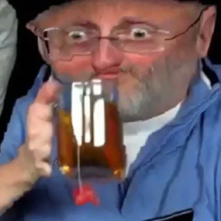 Стикер Pozhilaya Huita - 11