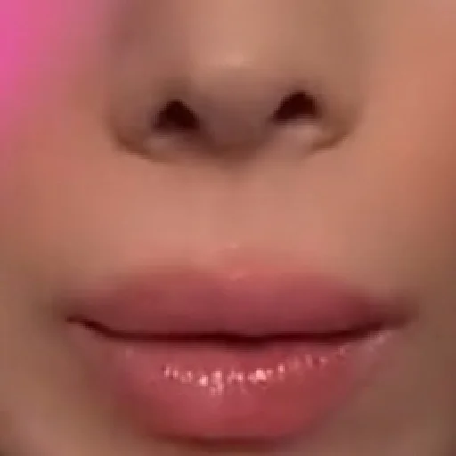 Стикер Pretty_lips - 1