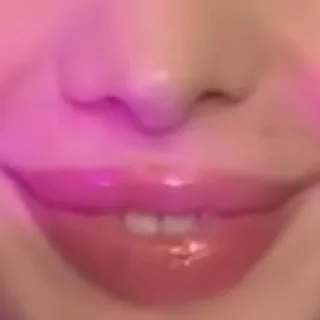 Стикер Pretty mouth - 0