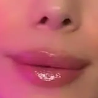 Стикер Pretty mouth - 7