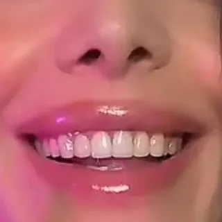 Стикер Pretty mouth - 5