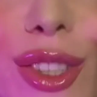 Стикер Pretty mouth - 6