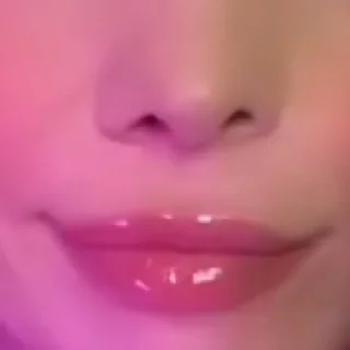 Стикер Pretty mouth - 3