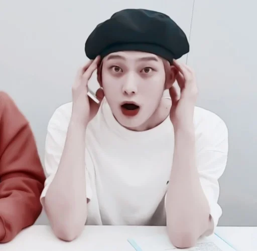 Человек человеческое лицо модный аксессуар