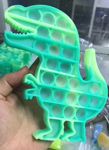 игрушка пластмасса