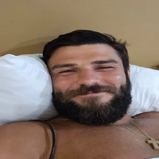 Стикер Robert. - 0