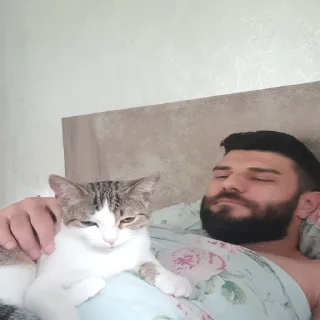 Стикер Robert. - 4