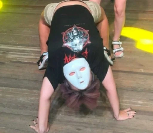 Человек одежда колено