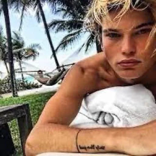 Sticker SG2PETt7XR_by_Shrifty_textbot - 1