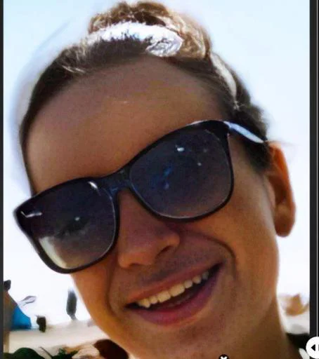 Камилла @Stikerhi_bot - 